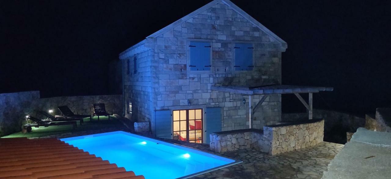 נובליה Mala Villa- Private Heated Pool מראה חיצוני תמונה